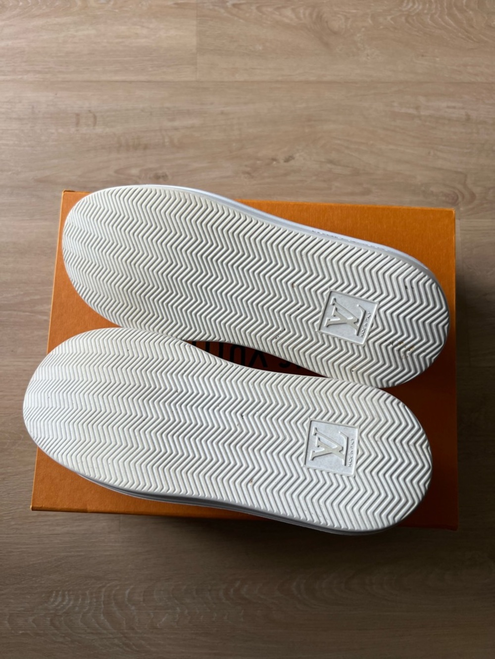 Louis Vuitton Beverly Hills White Monogram Trainers - Size 8.5 euro/9.5 men - Picture 7 of 10
